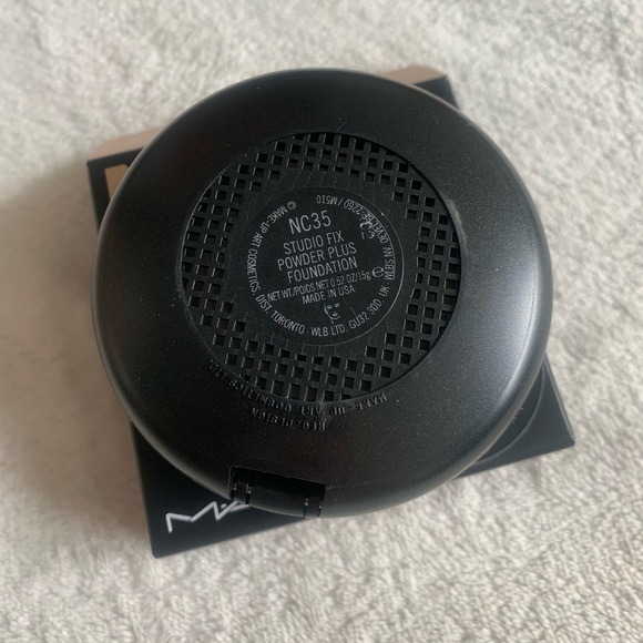 Mac Cosmetics Studio Fix Powder Plus Foundation NC35 BNIB - Picture 3 of 15